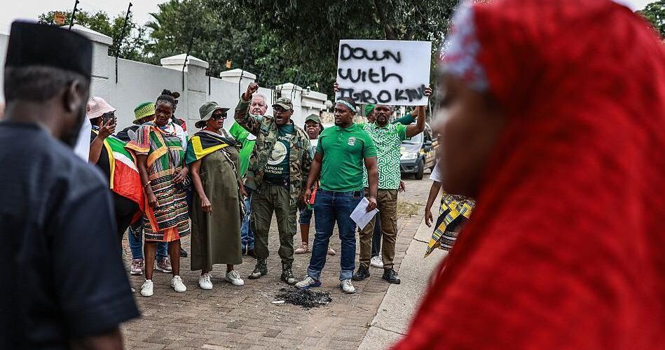 Nigeria warns citizens in South Africa to remain vigilant after march turns violent
