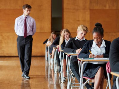 “You have to write the exam yourself?” American students shocked by SA schools