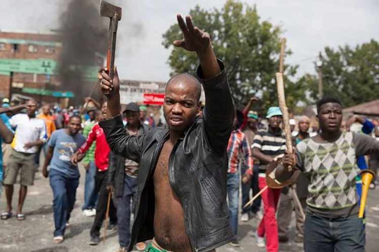 Mozambique considers attacks on migrants in South Africa as "deeply regrettable"