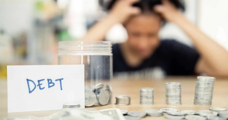 Outstanding debt rises to R2.7 trillion as South Africans open 875,000 loans in 3 months