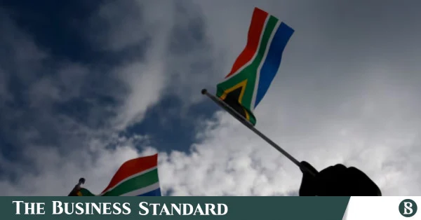 Gunmen shoot dead 12 near Johannesburg: South African police