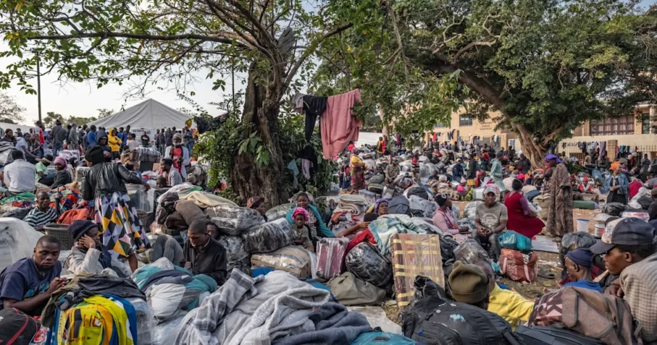 Thousands of migrants flee South Africa before anti-foreigner ultimatum