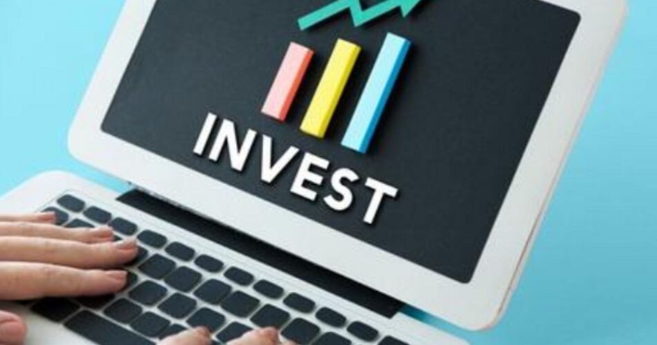 Why are financially savvy South Africans delaying investment decisions?